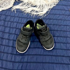 Boys Nike size 10c